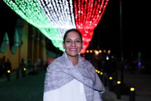 Lupita Cuautle Luces Fiestas Patrias 0