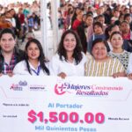 Con Apoyos económicos Lupita Cuautle promueve el bienestar