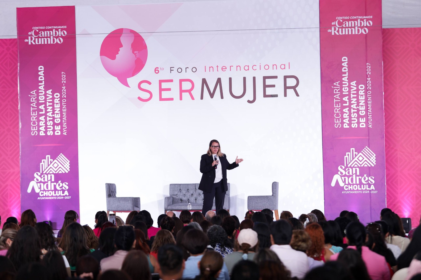 Inauguración del Foro Internacional Ser Mujer