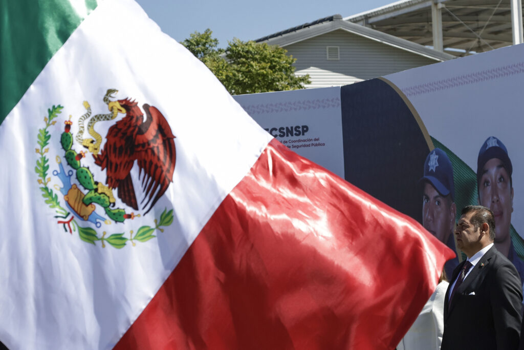 La bandera nacional enarbola la justicia y libertad: Alejandro Armenta